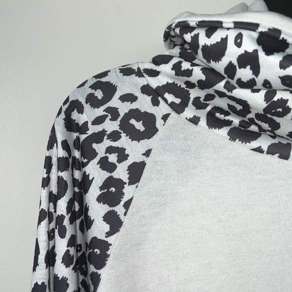 Leopard Print Top - Picture 6 of 9